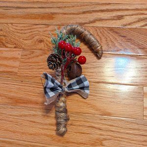 Candy Cane Jute, pinecone, Berries Black White Bow
